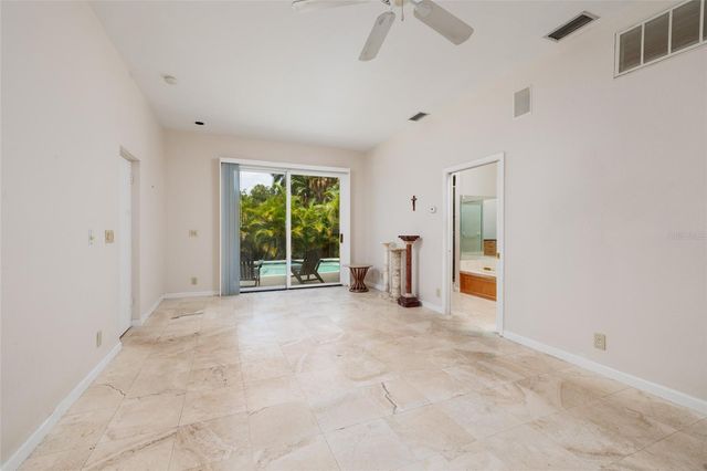 300 BRIGHTWATERS BOULEVARD NE, St Petersburg, FL 33704