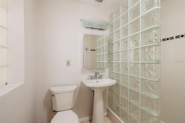 300 BRIGHTWATERS BOULEVARD NE, St Petersburg, FL 33704