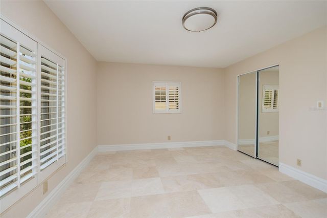 300 BRIGHTWATERS BOULEVARD NE, St Petersburg, FL 33704