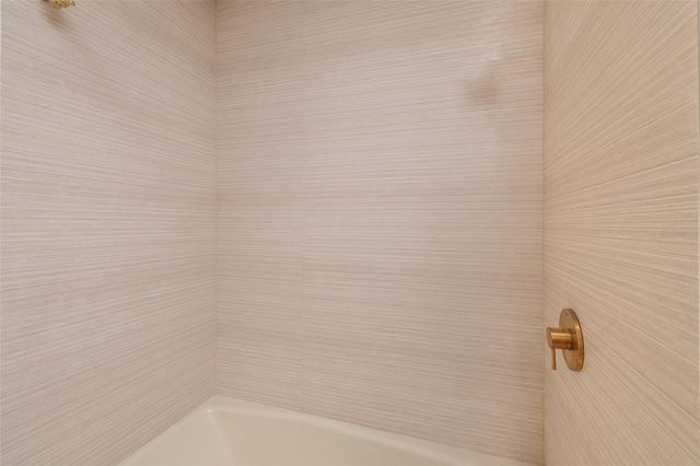 300 BRIGHTWATERS BOULEVARD NE, St Petersburg, FL 33704