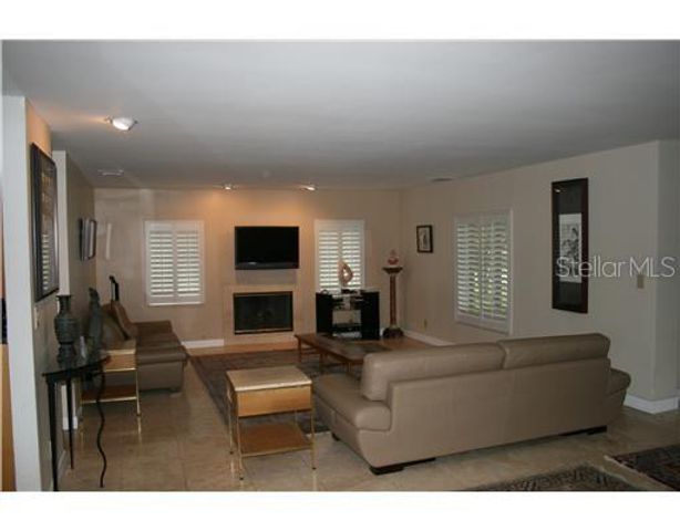 300 BRIGHTWATERS BOULEVARD NE, St Petersburg, FL 33704