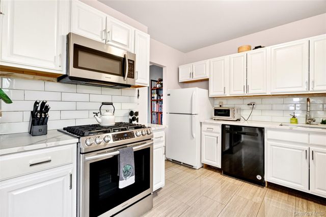 575 Bronx River Road 6C, Yonkers, NY 10704