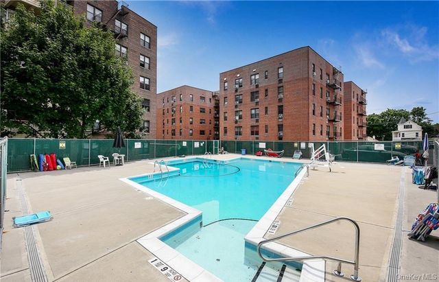 575 Bronx River Road 6C, Yonkers, NY 10704