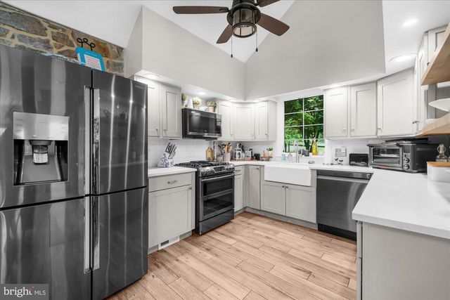 1238 HUFFS CHURCH RD, Barto, PA 19504