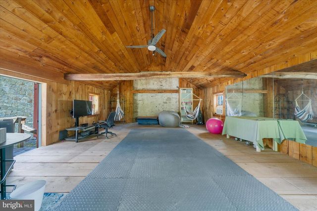 1238 HUFFS CHURCH RD, Barto, PA 19504