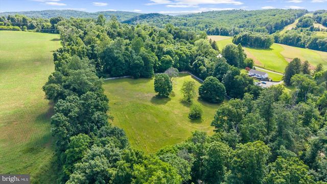 1238 HUFFS CHURCH RD, Barto, PA 19504