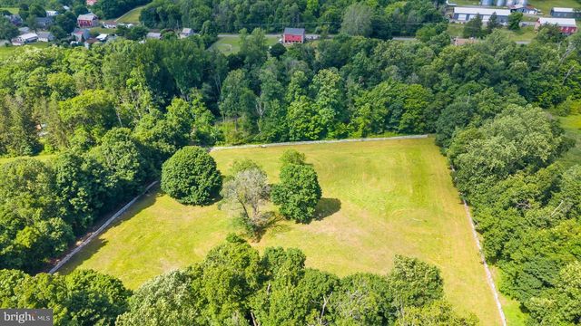 1238 HUFFS CHURCH RD, Barto, PA 19504