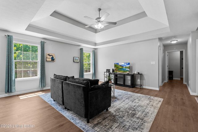 1007 Bogard Ln, Mt Washington, KY 40047