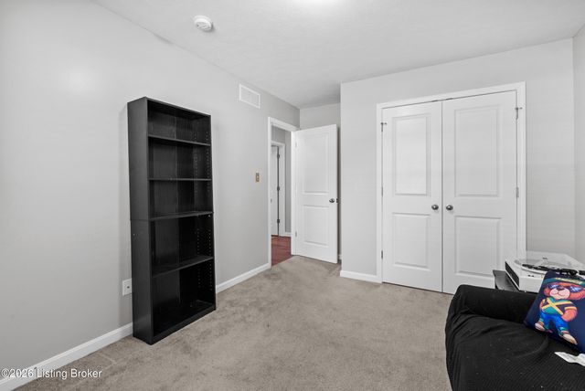 1007 Bogard Ln, Mt Washington, KY 40047