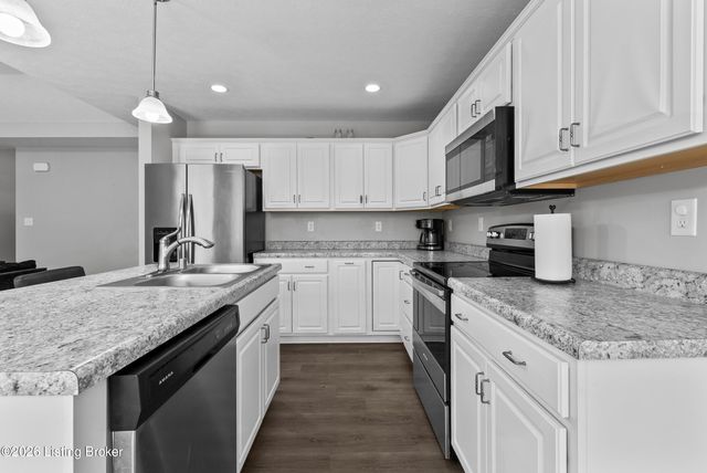 1007 Bogard Ln, Mt Washington, KY 40047
