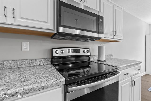1007 Bogard Ln, Mt Washington, KY 40047