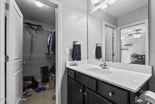 1007 Bogard Ln, Mt Washington, KY 40047