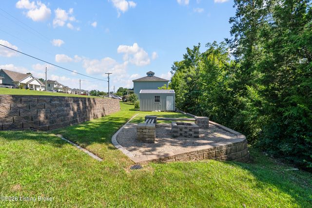 1007 Bogard Ln, Mt Washington, KY 40047