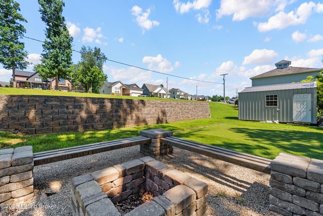 1007 Bogard Ln, Mt Washington, KY 40047