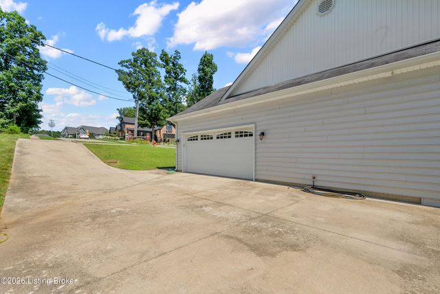 1007 Bogard Ln, Mt Washington, KY 40047