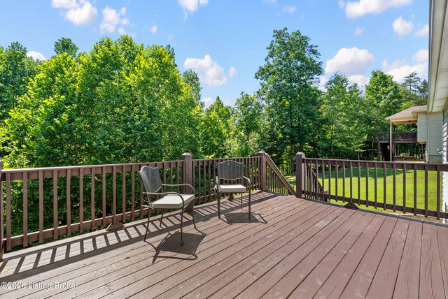 1007 Bogard Ln, Mt Washington, KY 40047