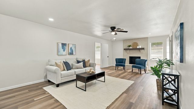 6820 Gary Lane, Fort Worth, TX 76112