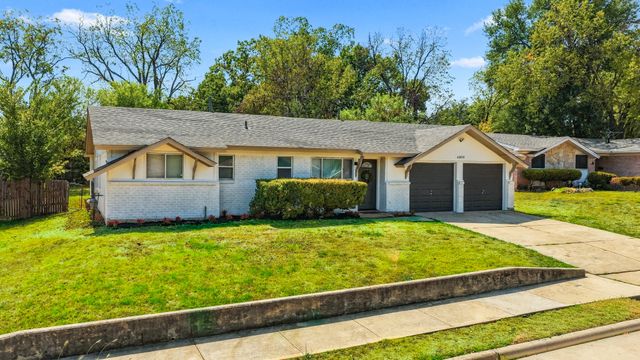 6820 Gary Lane, Fort Worth, TX 76112