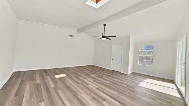 6820 Gary Lane, Fort Worth, TX 76112