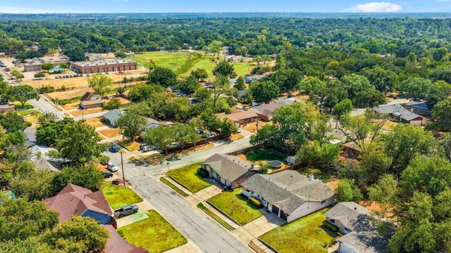 6820 Gary Lane, Fort Worth, TX 76112