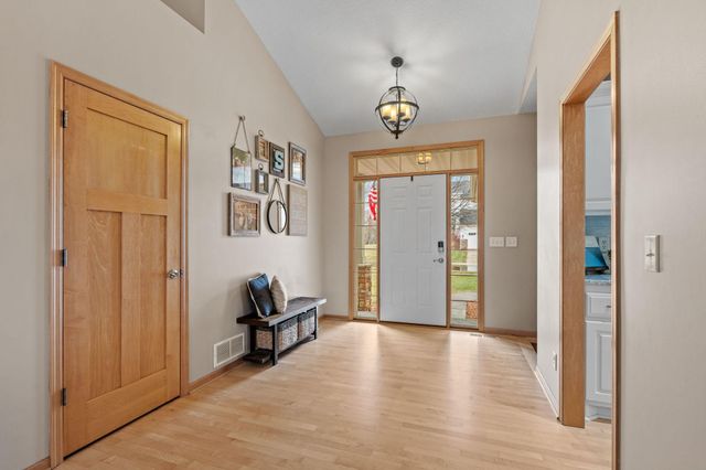 7360 Peltier Circle, Centerville, MN 55038