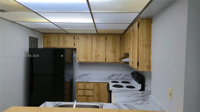 15454 SW 85th Lane 135, Miami, FL 33193