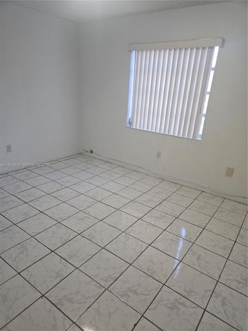 15454 SW 85th Lane 135, Miami, FL 33193