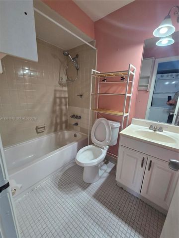 15454 SW 85th Lane 135, Miami, FL 33193