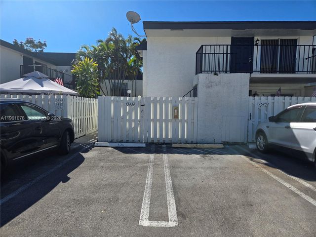 15454 SW 85th Lane 135, Miami, FL 33193