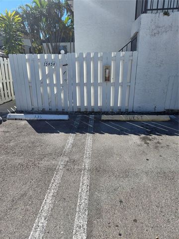 15454 SW 85th Lane 135, Miami, FL 33193
