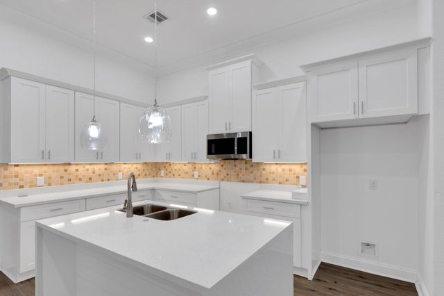 7315 Iwo Jima Road B, Houston, TX 77033