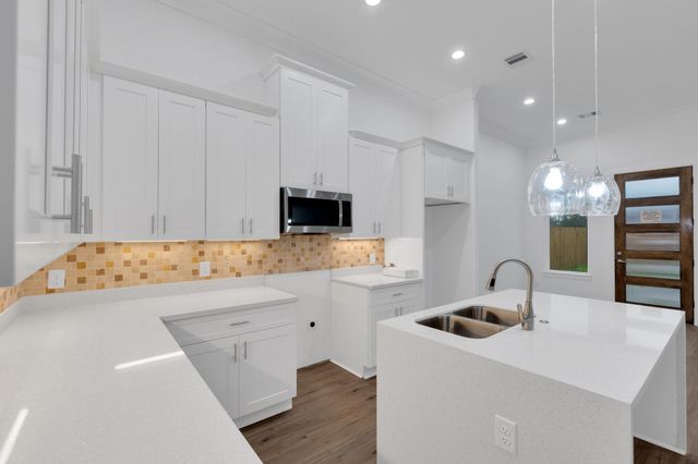 7315 Iwo Jima Road B, Houston, TX 77033