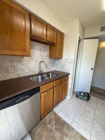6201 Beverlyhill Street 8, Houston, TX 77057