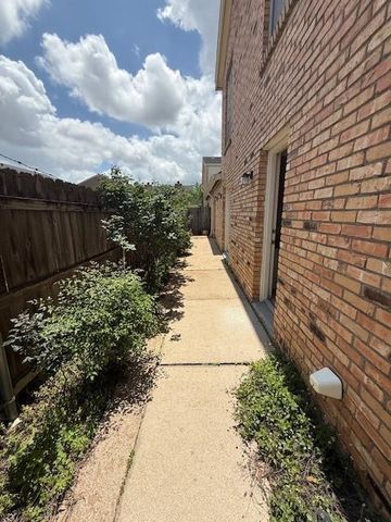 6201 Beverlyhill Street 8, Houston, TX 77057