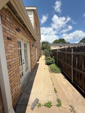 6201 Beverlyhill Street 8, Houston, TX 77057