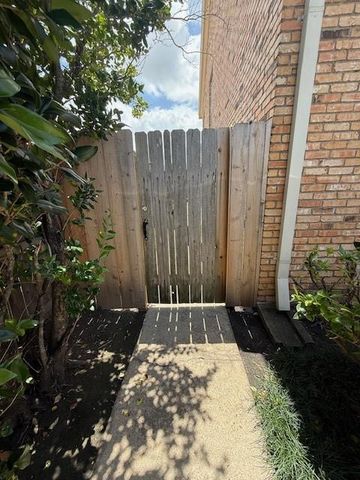 6201 Beverlyhill Street 8, Houston, TX 77057