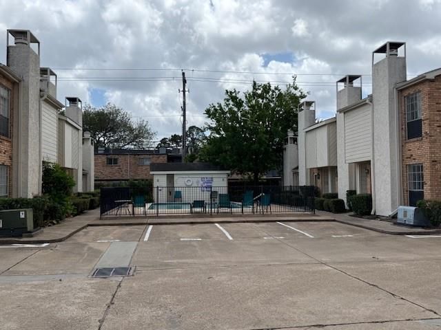 6201 Beverlyhill Street 8, Houston, TX 77057