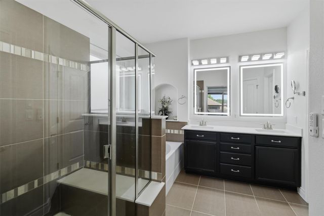 305 Lightcliff ST, Hutto, TX 78634