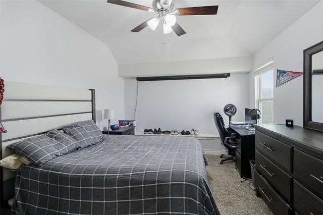 305 Lightcliff ST, Hutto, TX 78634