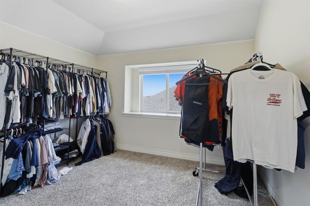 305 Lightcliff ST, Hutto, TX 78634