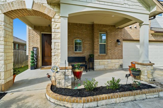 305 Lightcliff ST, Hutto, TX 78634