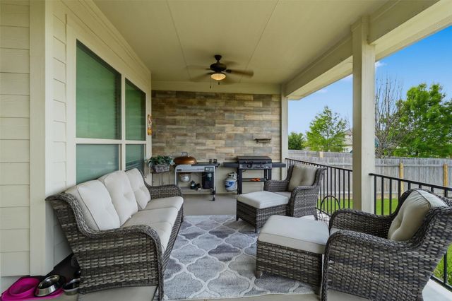 305 Lightcliff ST, Hutto, TX 78634