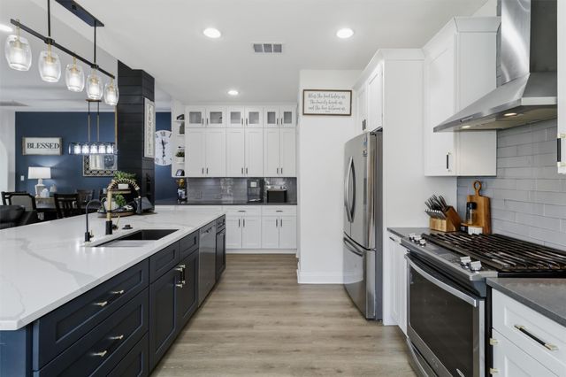 305 Lightcliff ST, Hutto, TX 78634