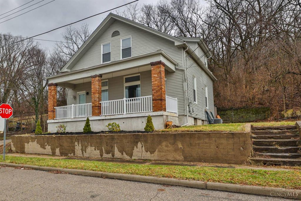 654 Third Street, Reading, OH 45215