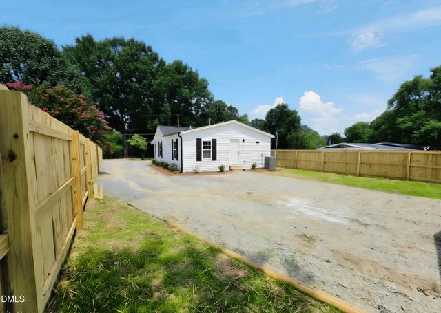 1330 Pollard Avenue, Burlington, NC 27217