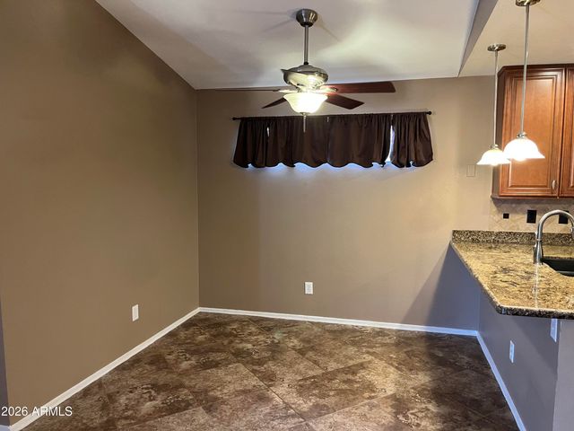 3921 E GRAYTHORN Street, Phoenix, AZ 85044