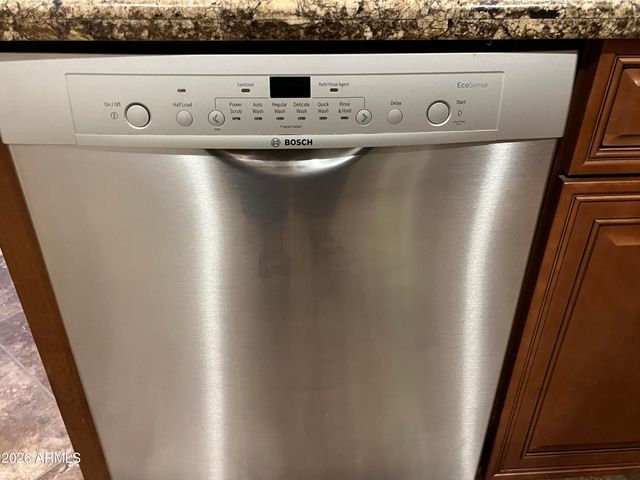 3921 E GRAYTHORN Street, Phoenix, AZ 85044