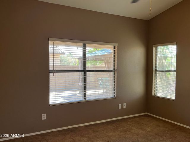 3921 E GRAYTHORN Street, Phoenix, AZ 85044