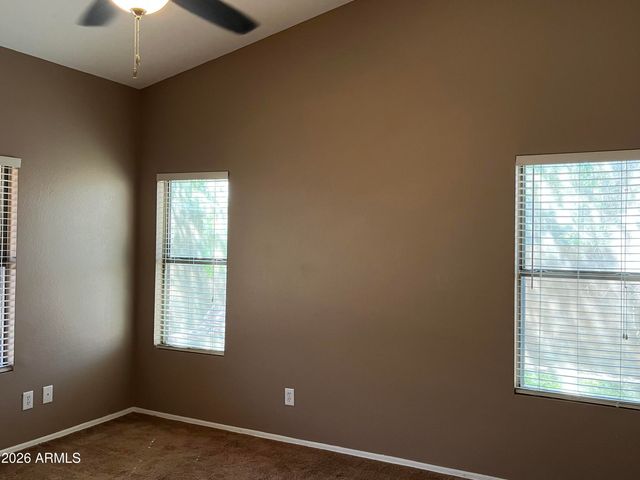 3921 E GRAYTHORN Street, Phoenix, AZ 85044