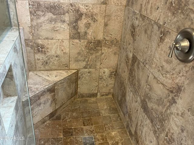 3921 E GRAYTHORN Street, Phoenix, AZ 85044